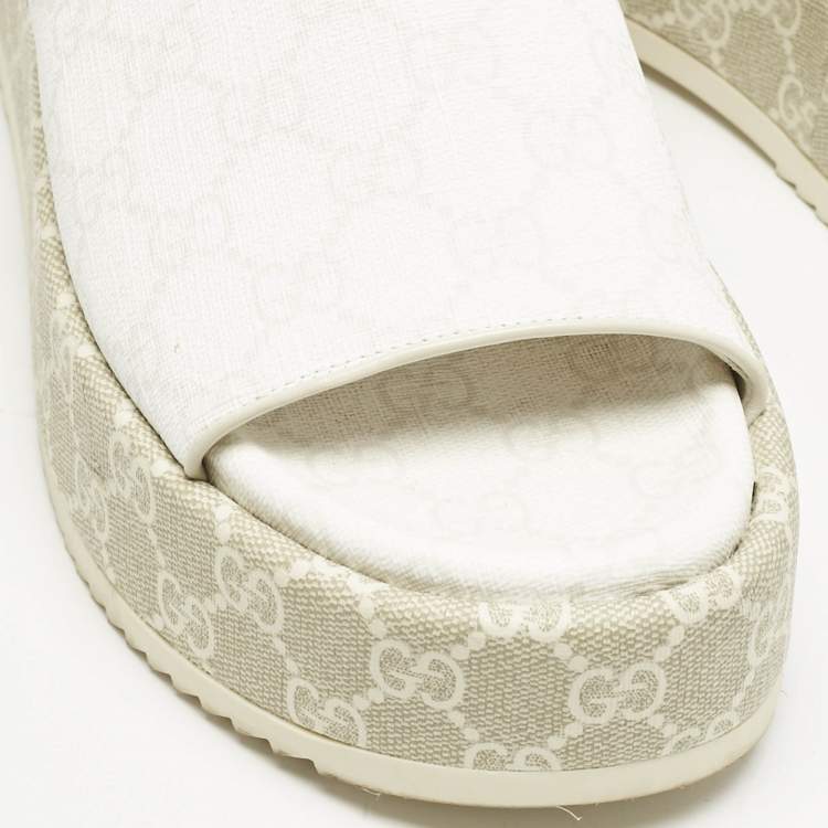 Pre Owned Gucci White/Beige GG Supreme Canvas Platform Sandals Size 38.5