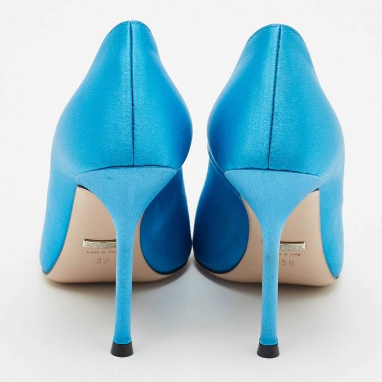 Pre Owned Gucci Light Blue Satin Dionysus Square Toe Pumps Size 36