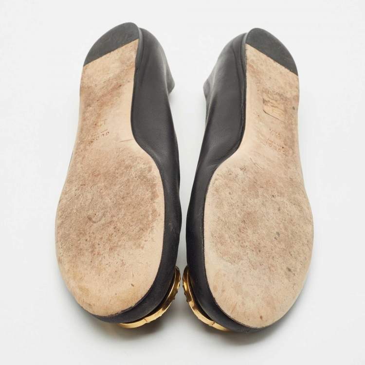 مملوكة مسبقًا Gucci Black Leather Interlocking G Spike Ballet Flats Size 37.5