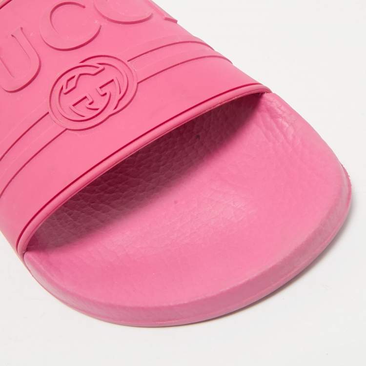 Pre Owned Gucci Pink Rubber Logo Embossed Pool Slides Size 40