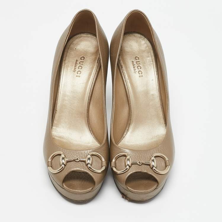 Pre Owned Gucci Metallic Gold Leather Horsebit Peep Toe Platform Pumps Size 37.5