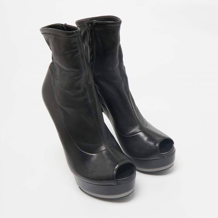 Pre Owned Gucci Black Leather Zipped Ankle Length Boots Size 39