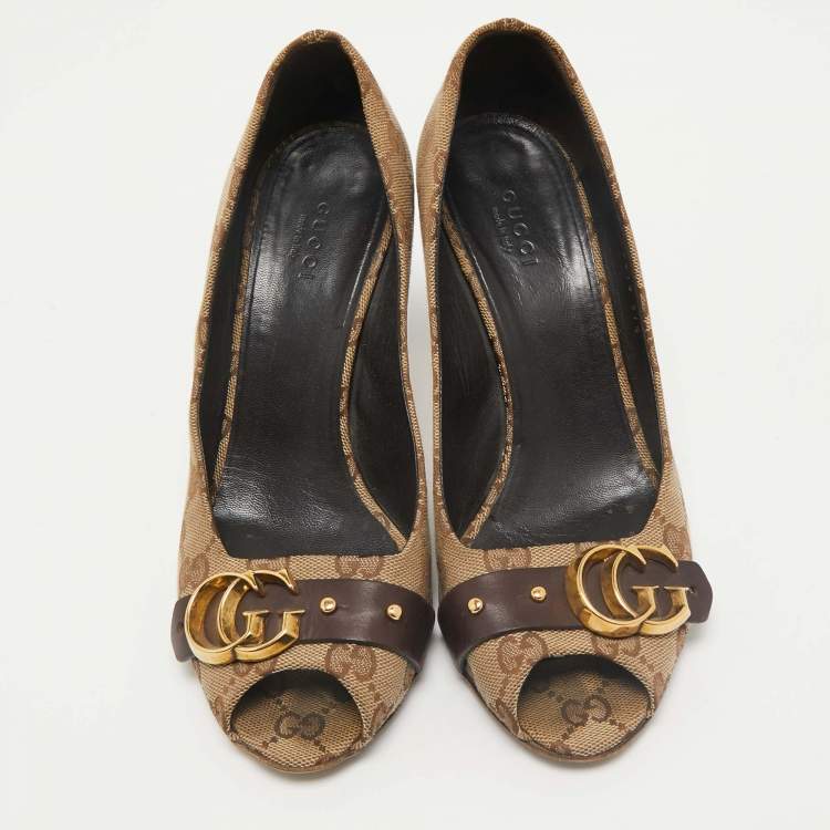 Pre Owned Gucci Beige/Brown GG Canvas and Leather Logo Peep Toe Pumps Size 37.5