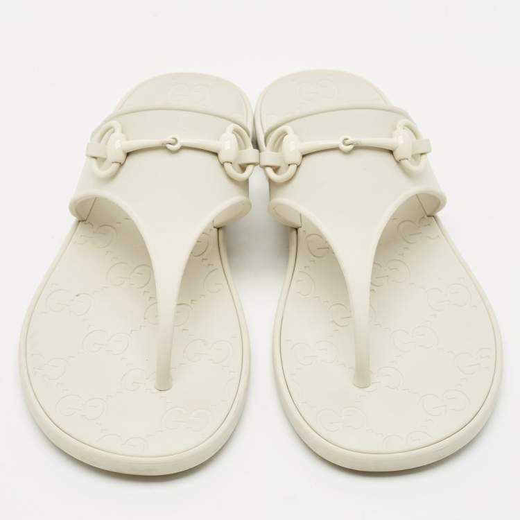 Pre Owned Gucci Grey Rubber Horsebit Thong Flats Size 39