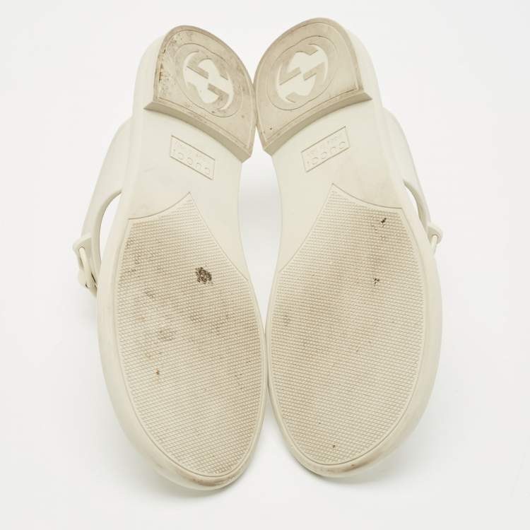Pre Owned Gucci Grey Rubber Horsebit Thong Flats Size 39
