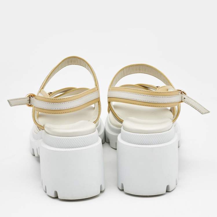 Pre Owned Gucci White/Cream Leather Ankle Strap Block Heel Platform Sandals Size 37