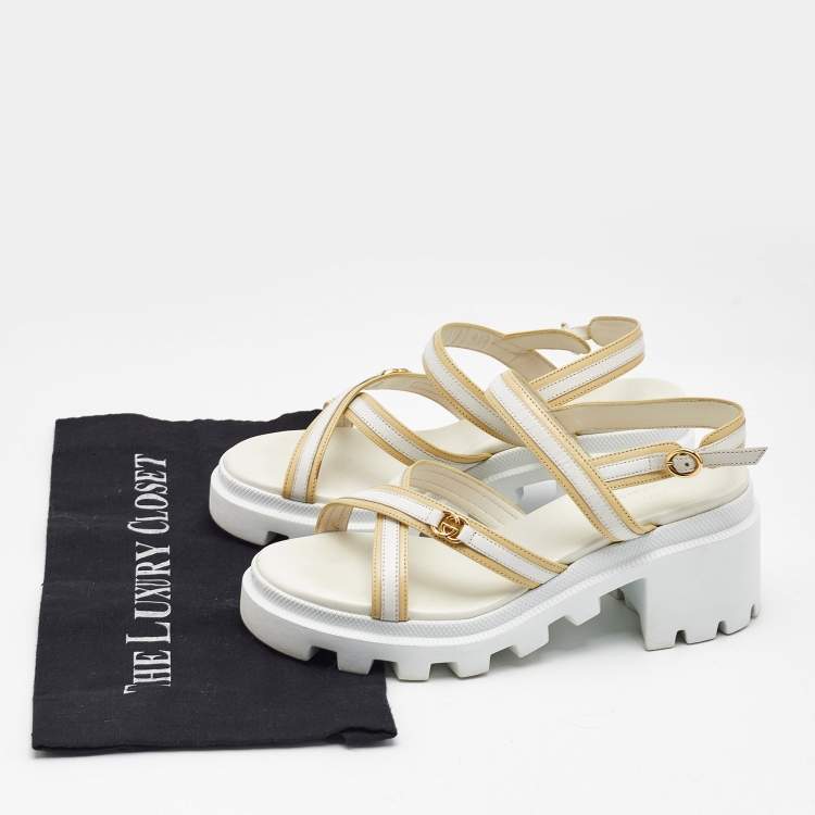 Pre Owned Gucci White/Cream Leather Ankle Strap Block Heel Platform Sandals Size 37
