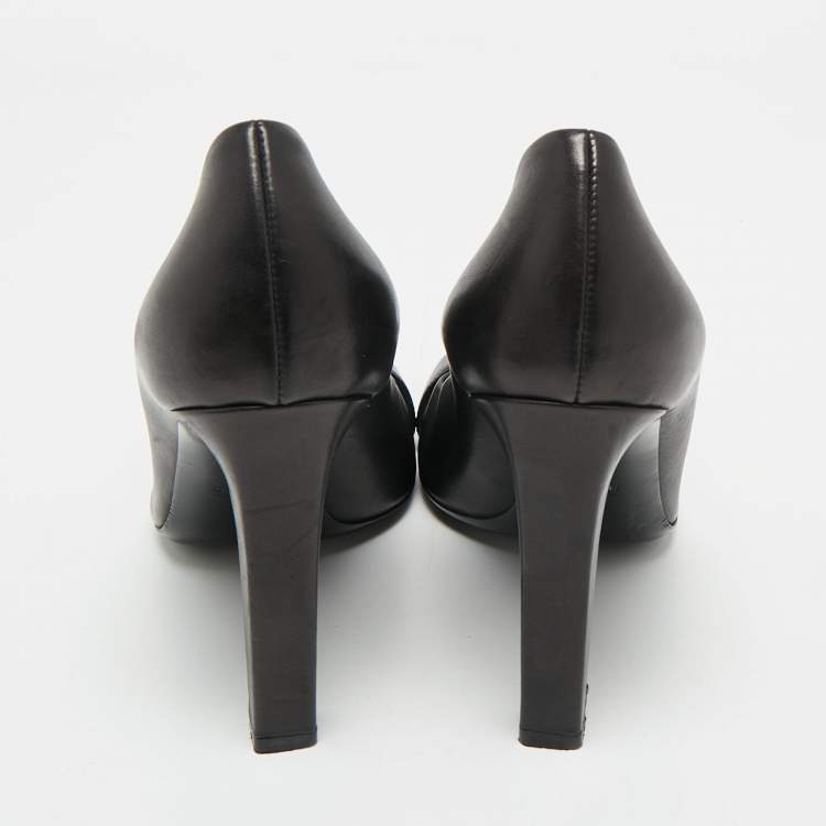 Pre Owned Gucci Black Leather Buckle Round Toe Pumps Size 40