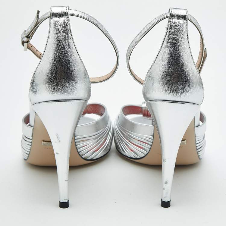 Pre Owned Gucci Silver Leather Allie Knot Ankle Strap Sandals Size 36