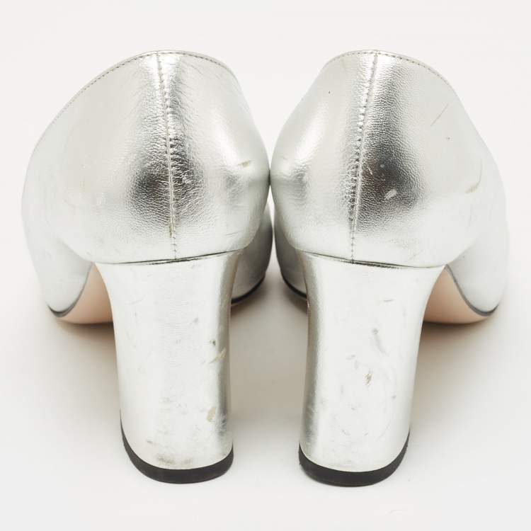Pre Owned Gucci Metallic Silver Leather Web Bow Rose Detail Pumps Size 40