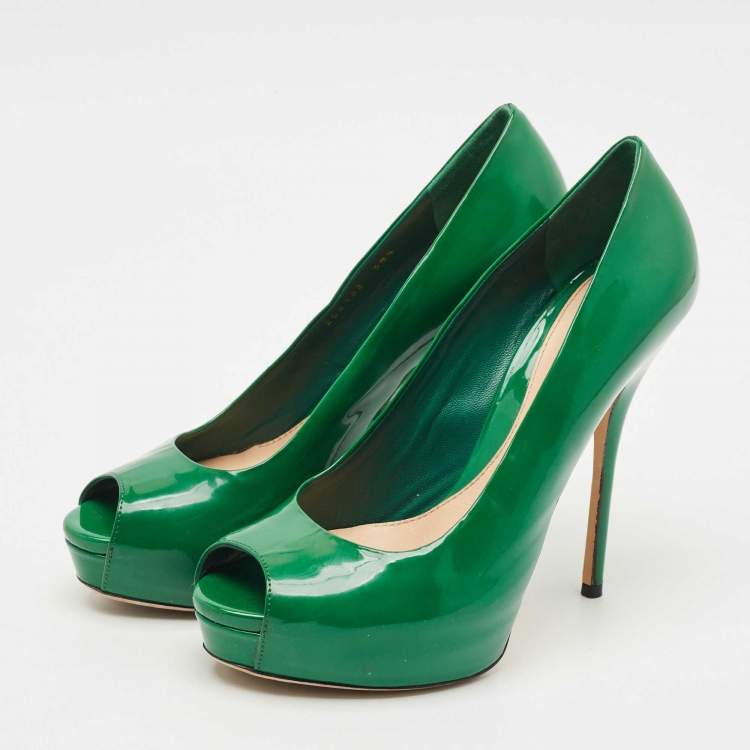 Pre Owned Gucci Green Patent Leather Peep Toe Platform Pumps Size 38.5