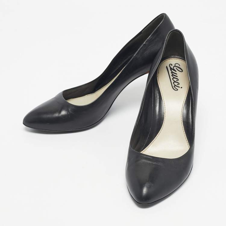 Pre Owned Gucci Black Leather Round Toe Pumps Size 39