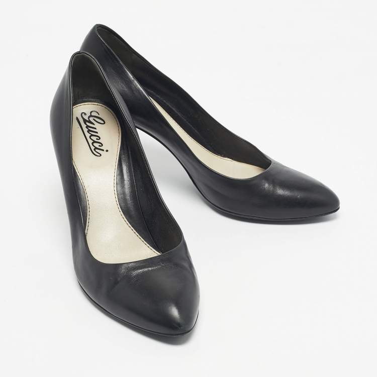 Pre Owned Gucci Black Leather Round Toe Pumps Size 39