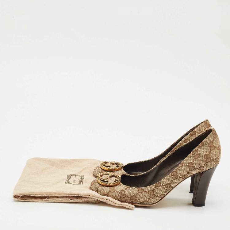 مملوكة مسبقًا Gucci Beige/Brown GG Canvas and Leather Logo Peep Toe Pumps Size 38