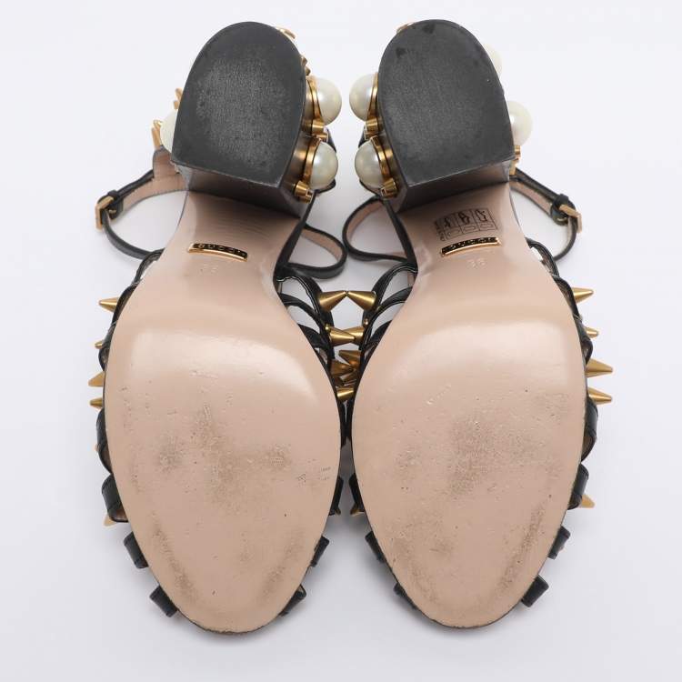 Pre Owned Gucci Black Leather Kendall Studded Sandals Size 38