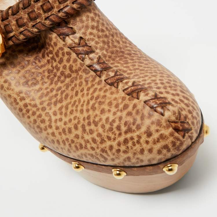 Pre Owned Gucci Brown GG Leather Janis Studded Platform Clogs Size 35.5