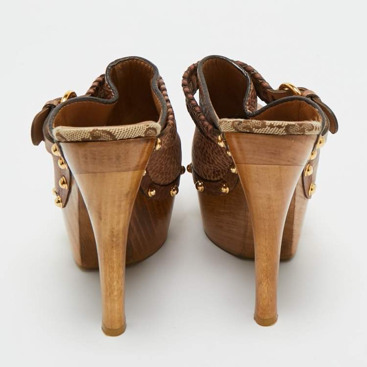 Pre Owned Gucci Brown GG Leather Janis Studded Platform Clogs Size 35.5