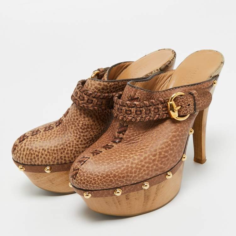Pre Owned Gucci Brown GG Leather Janis Studded Platform Clogs Size 35.5