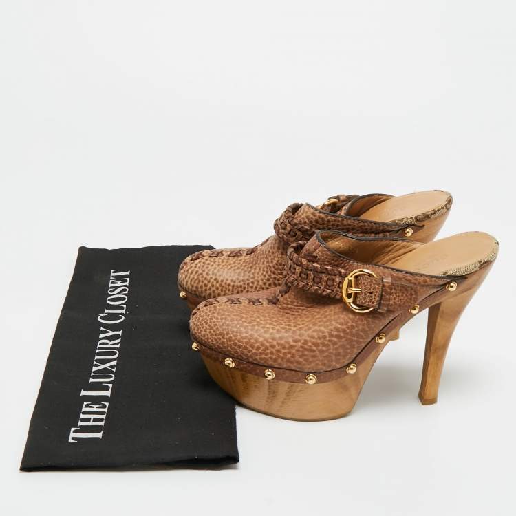 Pre Owned Gucci Brown GG Leather Janis Studded Platform Clogs Size 35.5