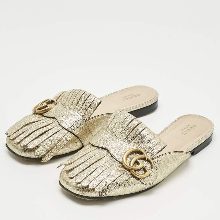 مملوكة مسبقًا Gucci Gold Texture Leather GG Marmont Fringe  Mules Size 38