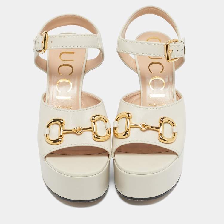 مملوكة مسبقًا Gucci Off White Leather Horsebit Platform Block Heel Ankle Strap Sandals Size 39.5