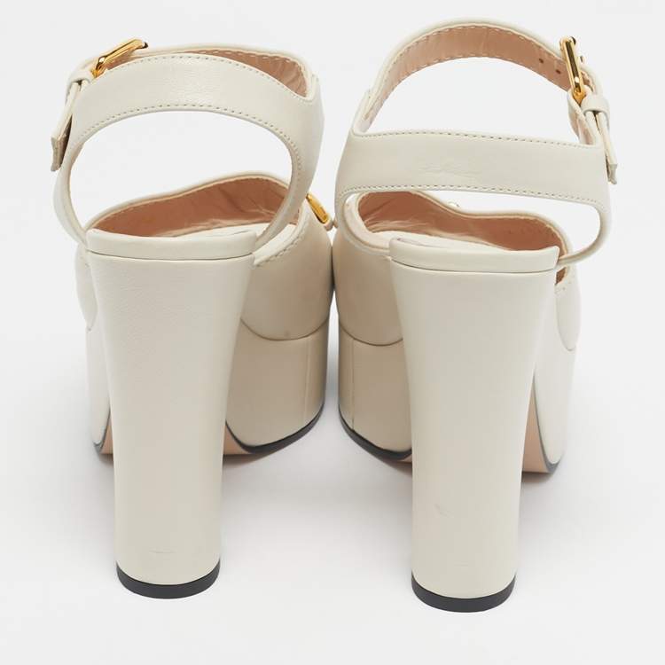 مملوكة مسبقًا Gucci Off White Leather Horsebit Platform Block Heel Ankle Strap Sandals Size 39.5