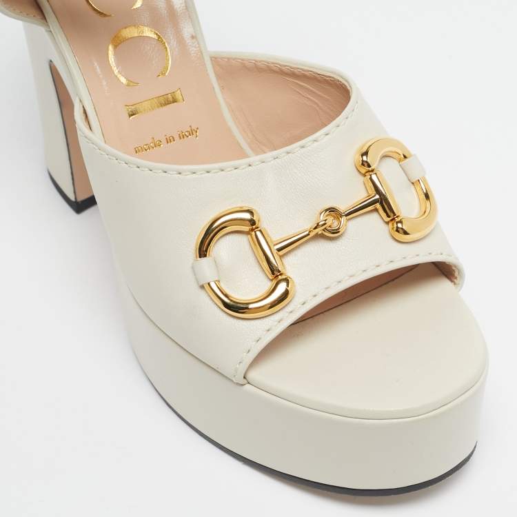 مملوكة مسبقًا Gucci Off White Leather Horsebit Platform Block Heel Ankle Strap Sandals Size 39.5