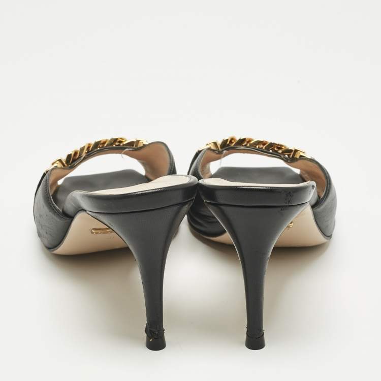 Pre Owned Gucci Black Leather Sylvie Chain Slide Sandals Size 36
