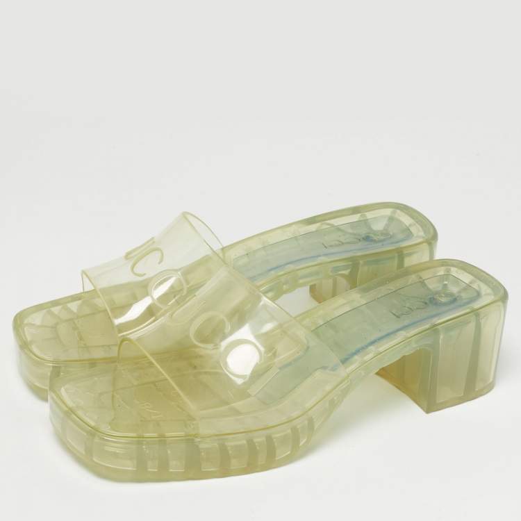 مملوكة مسبقًا Gucci Transparent PVC Embossed Logo Block Heel Slide Sandals Size 38