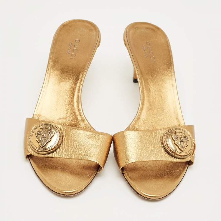 Pre Owned Gucci Gold Leather Logo Embellish Slide Sandals Size 36