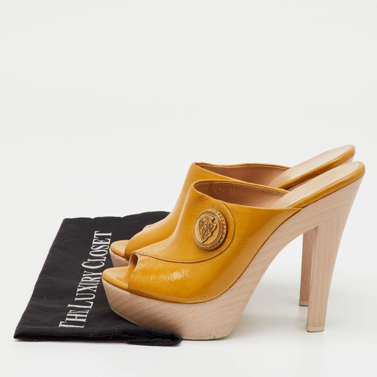 Pre Owned Gucci Yellow Patent Leather Hysteria Wooden Platform Sandals Size 39