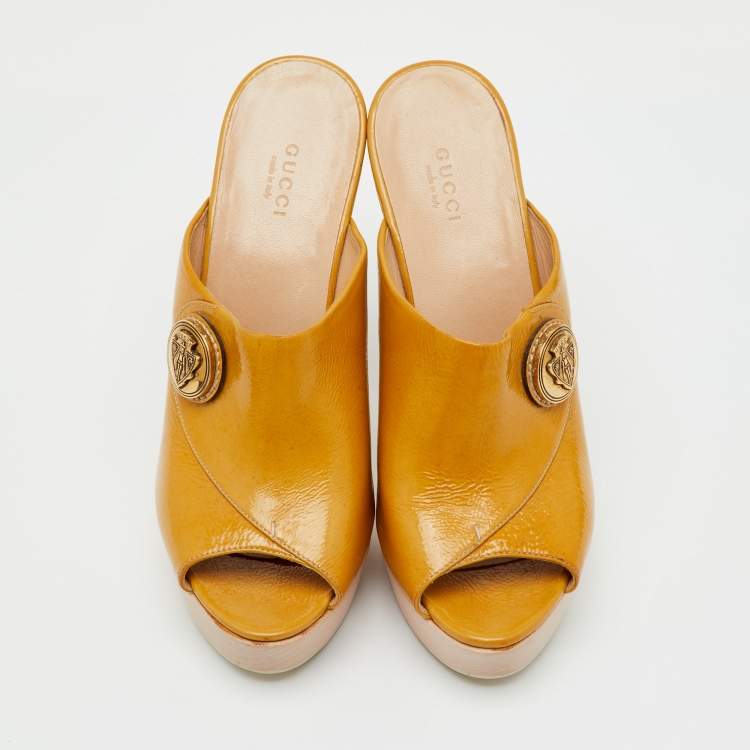 Pre Owned Gucci Yellow Patent Leather Hysteria Wooden Platform Sandals Size 39