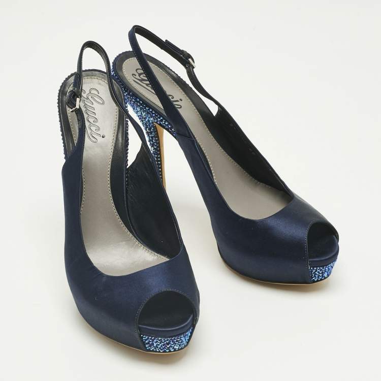 مملوكة مسبقًا Gucci Navy Blue Satin Peep Toe Slingback Pumps Size 40