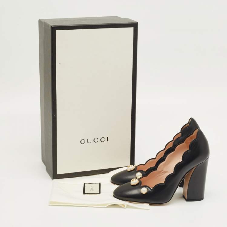 Pre Owned Gucci Black Leather Faux Pearl Embellished Willow Pumps Size 37.5