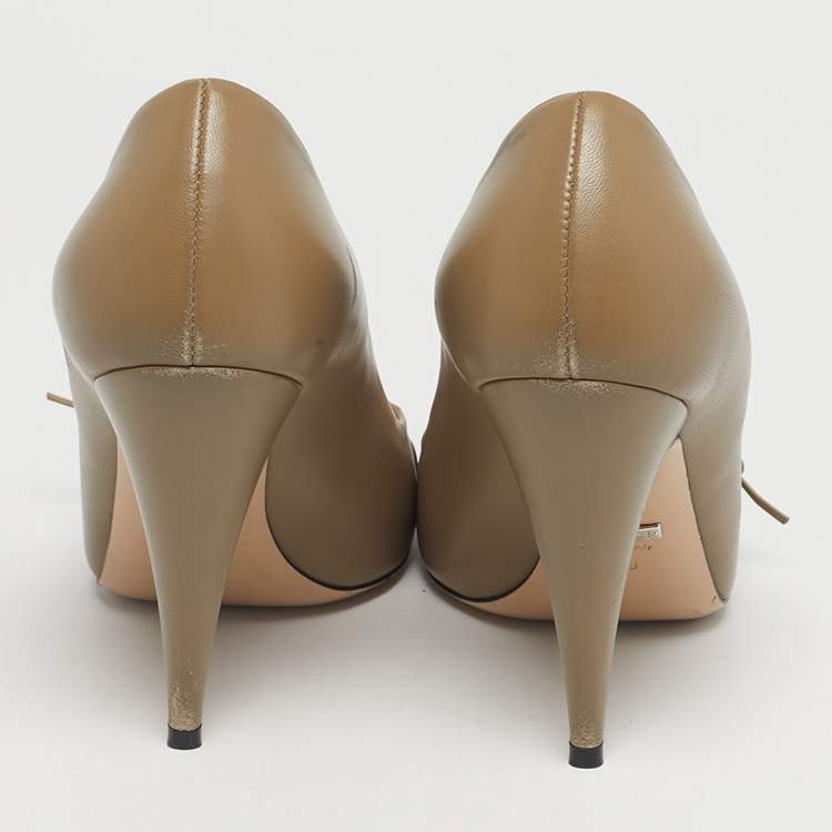 Pre Owned Gucci Green Leather Pointed Toe Pumps Size 39
