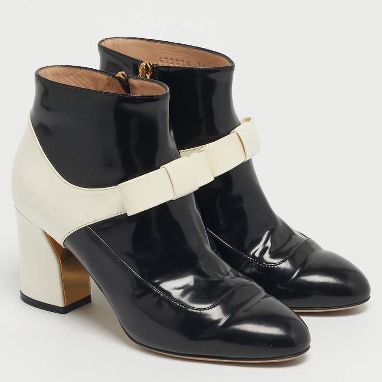 مملوكة مسبقًا Gucci Size 36 Black/White Patent Leather Bow Ankle Length Boots