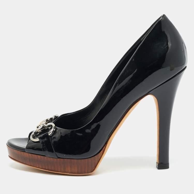 Pre Owned حذاء كعب عالي غوتشي براءة اختراع جلد أسود مفتوح مقدمة مزين هورسبيت مقاس 37.5