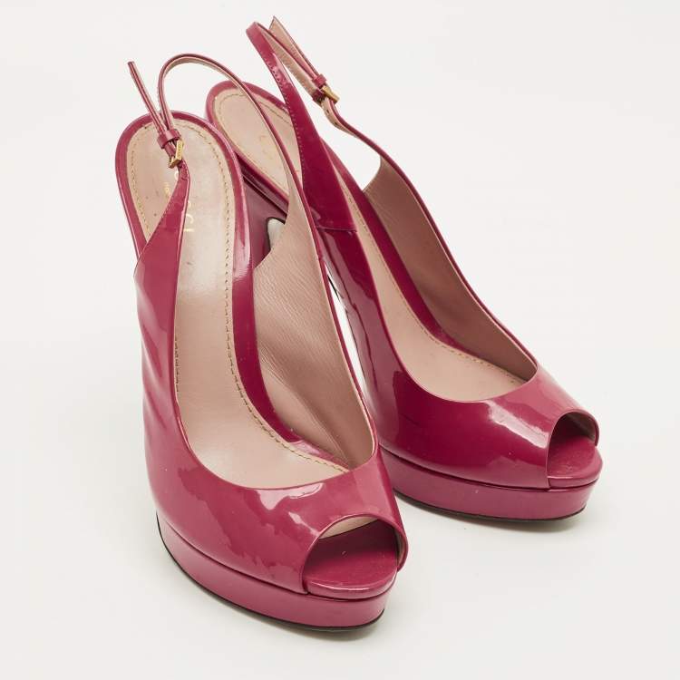 Pre Owned حذاء كعب عالي غوتشي أزرق لامع مفتوح من الأمام بحزام خلفي مقاس 40.5