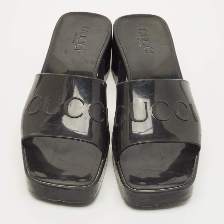 Pre Owned Gucci GG Logo Size 39 Black Rubber Slide Sandals