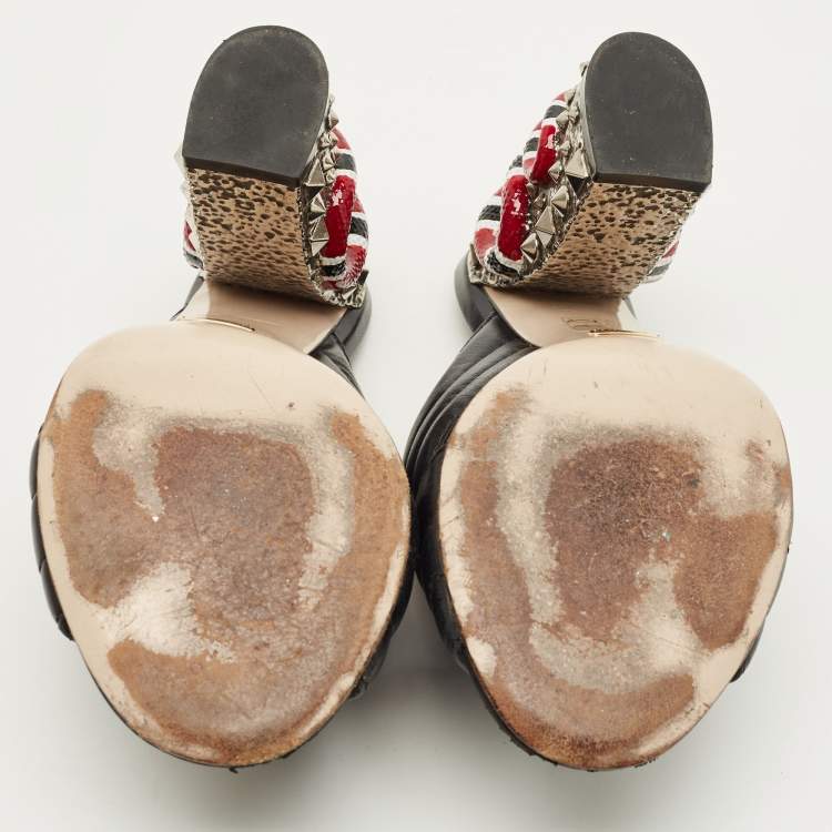 مملوكة مسبقًا Gucci Webby Size 39 Black Leather Snake Embellished Mules