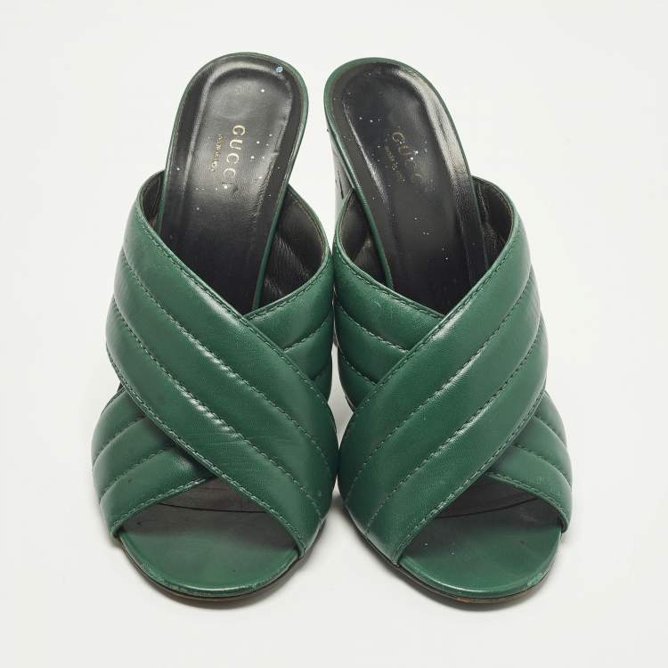 Pre Owned Gucci Webby Size 41 Green Quilted Leather Slide Sandals                                    