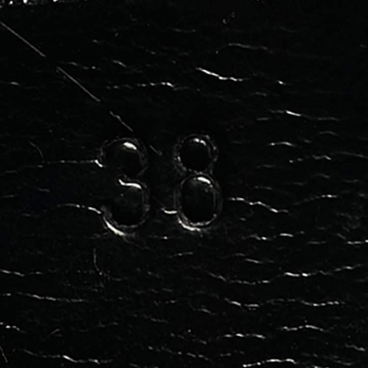 Pre Owned Gucci Size 38 Two Tone Patent and Leather Platform Pumps