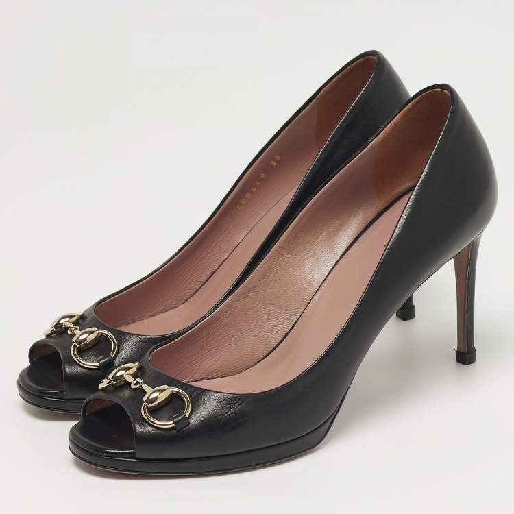 مملوكة مسبقًا Gucci Horsebit Size 38 Black Leather Peep Toe Pumps
