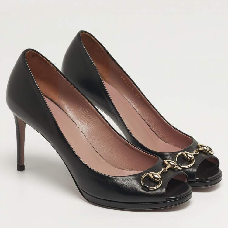 مملوكة مسبقًا Gucci Horsebit Size 38 Black Leather Peep Toe Pumps