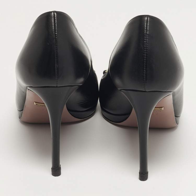 مملوكة مسبقًا Gucci Horsebit Size 38 Black Leather Peep Toe Pumps