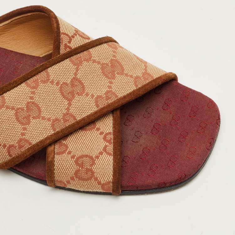 مملوكة مسبقًا Gucci GG Size 38 Beige/Brown Canvas and Suede Criss Cross  Flat Slide