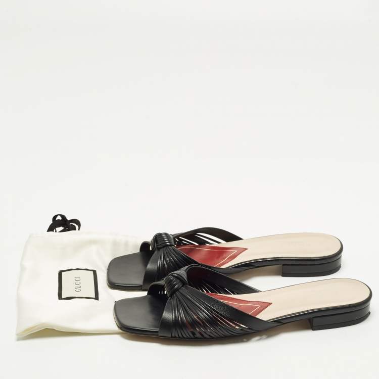 Pre Owned Gucci Size 38 Black Leather knot Detail Flat Slide