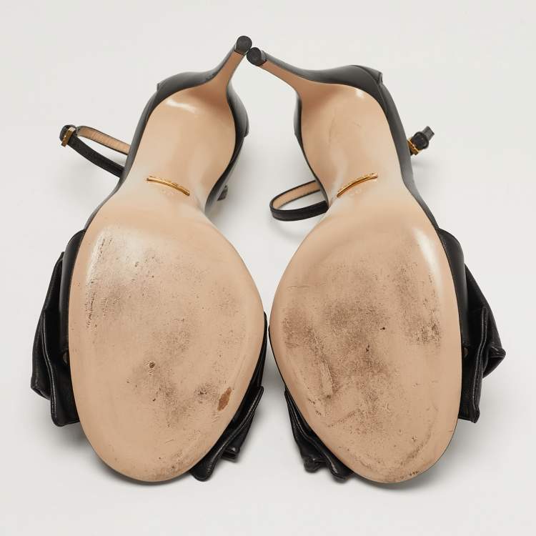 مملوكة مسبقًا Gucci Size 40 Black Leather Bow Crystal Embellished Ankle Strap Sandals