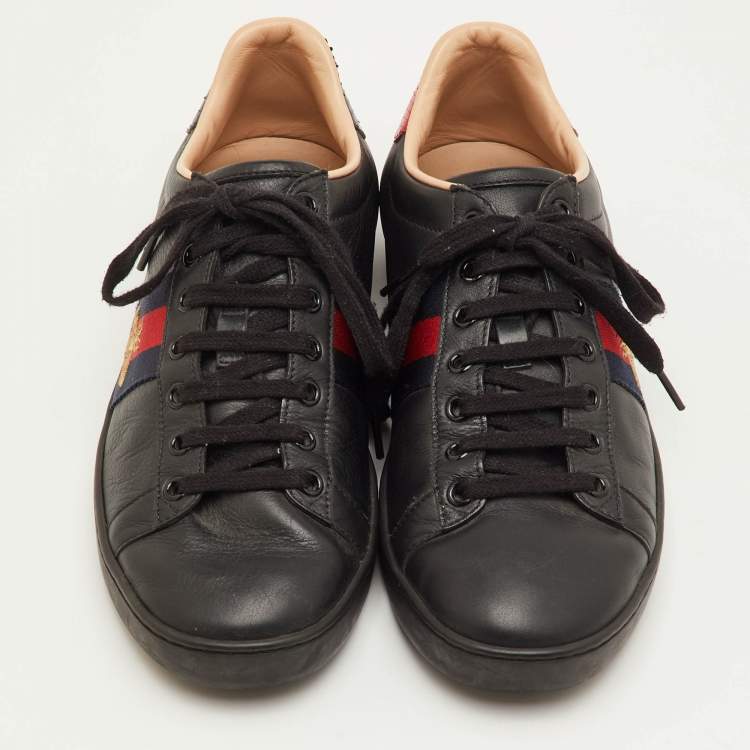 مملوكة مسبقًا Gucci Ace Size 38.5 Black Leather Bee Embroidered Low Top Sneakers