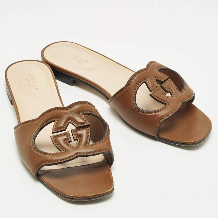 Pre Owned Gucci Slides Size 38.5 Pale Brown Leather Interlocking G Flat Slides